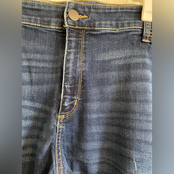 Universal Thread ~ Distressed Jeans ~ Size 22W ~ Universal Thread! - Picture 5 of 11